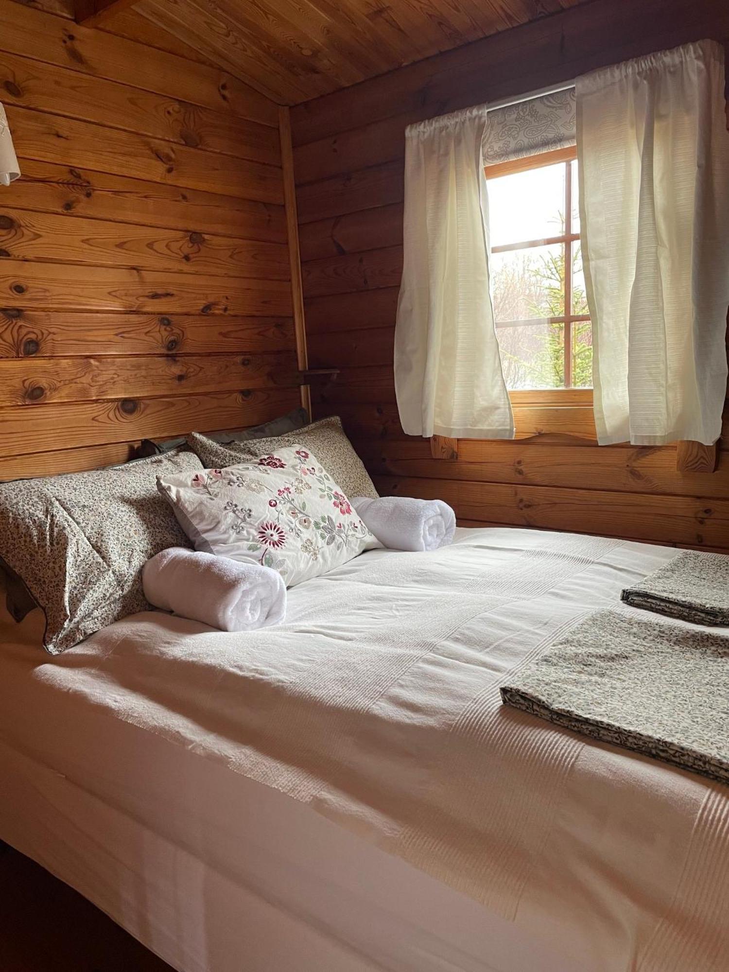 Kaldbaks-Kot Cottages Husavik Ngoại thất bức ảnh